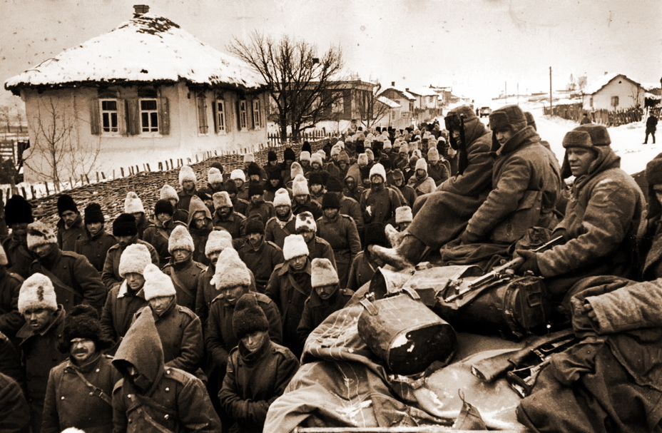 ​Бараньи шапки пригодились румынским солдатам в плену (https://historia.adhst.ro) - На дне сталинградского котла | Военно-исторический портал Warspot.ru