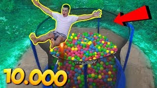 ЧТО ЕСЛИ СПРЫГНУТЬ на БАТУТ и 10000 ШАРИКОВ..!