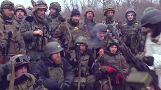 Редкие кадры: как бойцы ВСУ воевали и выходили из-под Дебальцево (Видео)